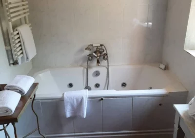 Chambre les Médaillons zoom baignoire bastide des saveurs, cours de cuisine, chef bérard